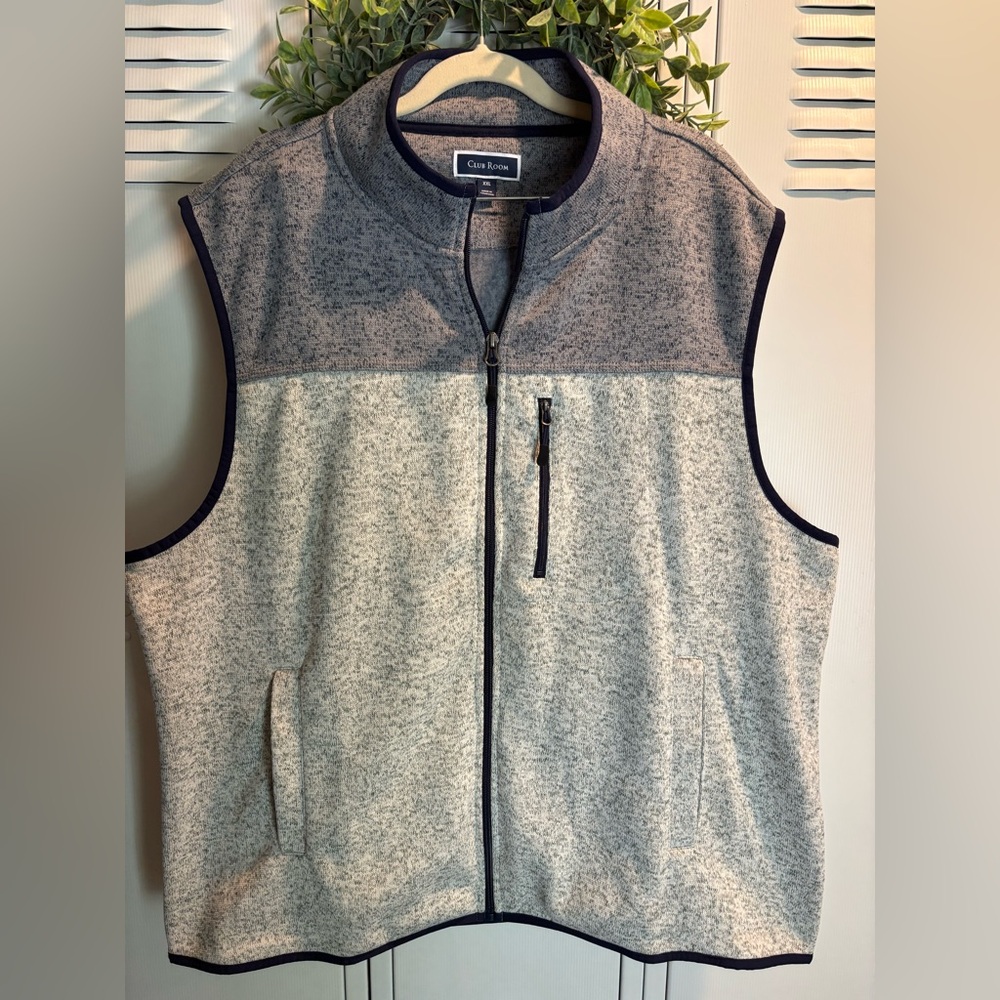 Men's Club Room XXL Colorblocked Fleece Vest from Dillards - Picture 2 of 4